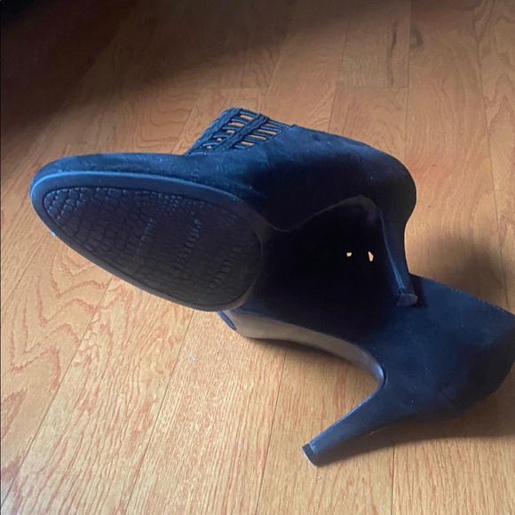 Impo Booties Lattice Front Shoes - Picture 4 of 4